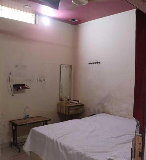 Трехместный Номер Классика, Oyo Hotel Grand