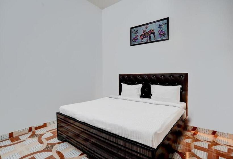 トリプルクラシックルーム, Oyo Hotel Love Bite