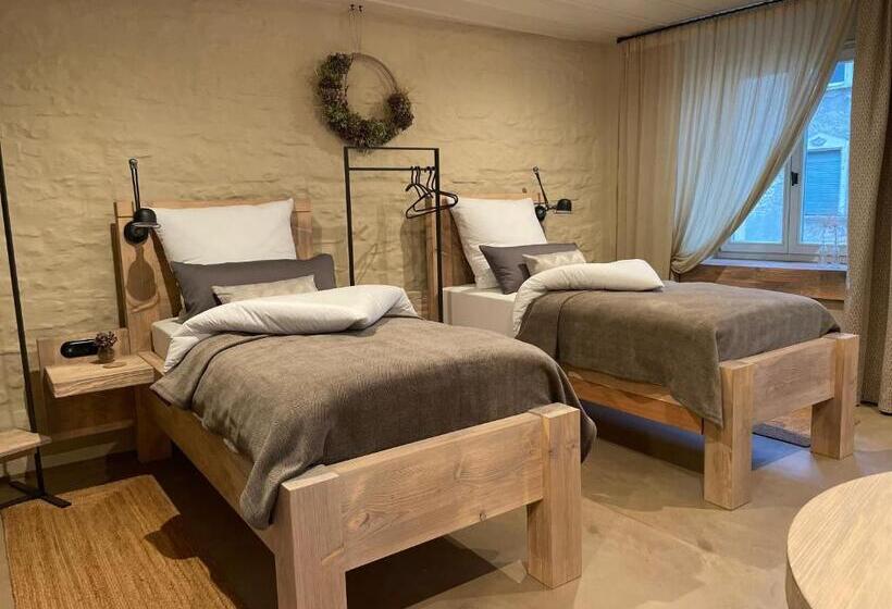 스탠다드 룸, Lark One