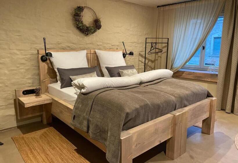 스탠다드 룸, Lark One