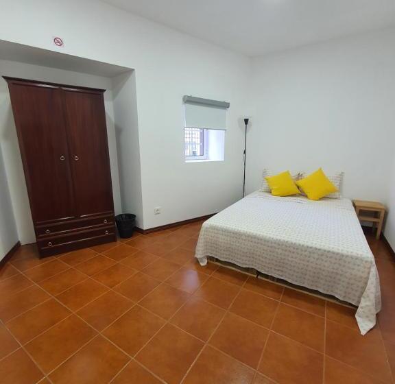 Quarto Estandar Banheiro Compartilhado, Zabava Sacavém