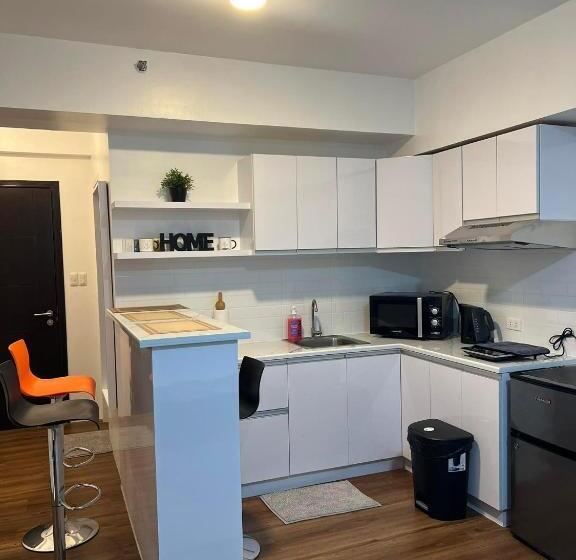 استودیوی استاندارد, Serin S Escape Tagaytay   Serin East Tower 2
