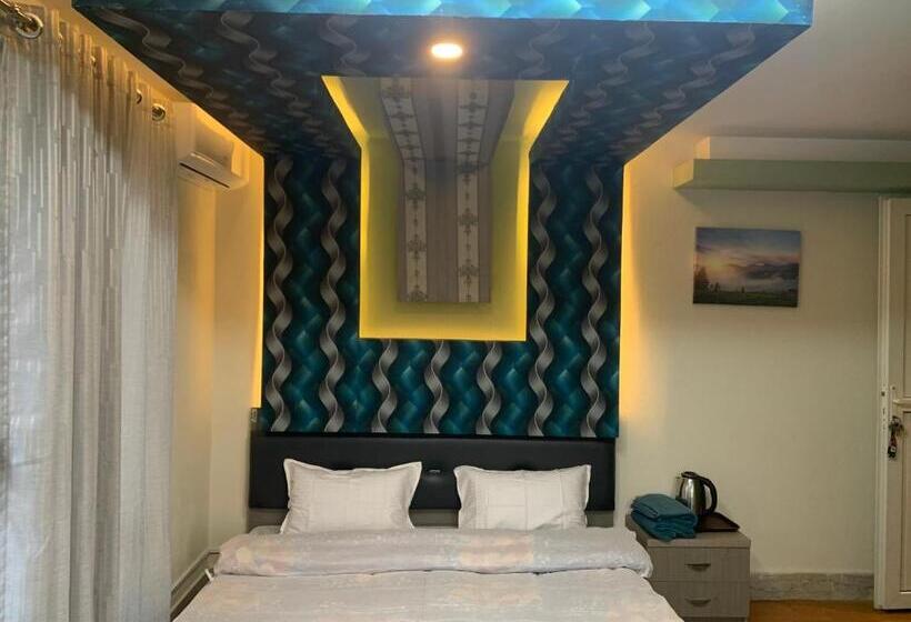 اتاق لوکس, Spark International Health Resort Pvt. Ltd