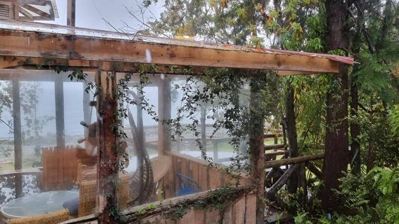 اتاق خانوادگی با چشم‌انداز باغ, Tinaja Mar Quillaipe   Hostería   Bed And Breakfast