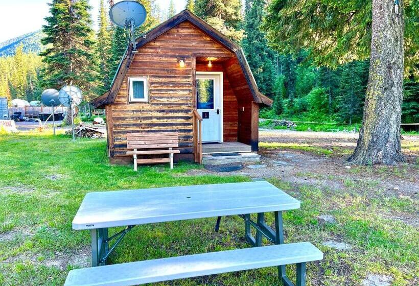 شقة غرفة واحدة, Triple G’s Resort Cabin 1