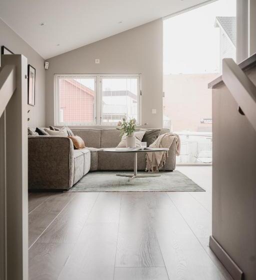 شقة غرفتين, Arctic Homes   Unique Town House