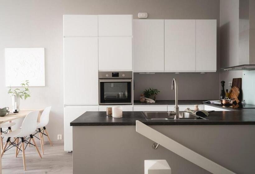 شقة غرفتين, Arctic Homes   Unique Town House