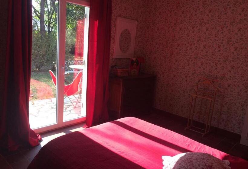 חדר סטנדרט נוף לגינה, Chambres Au Coeur Du Massif Des Trois Pignons