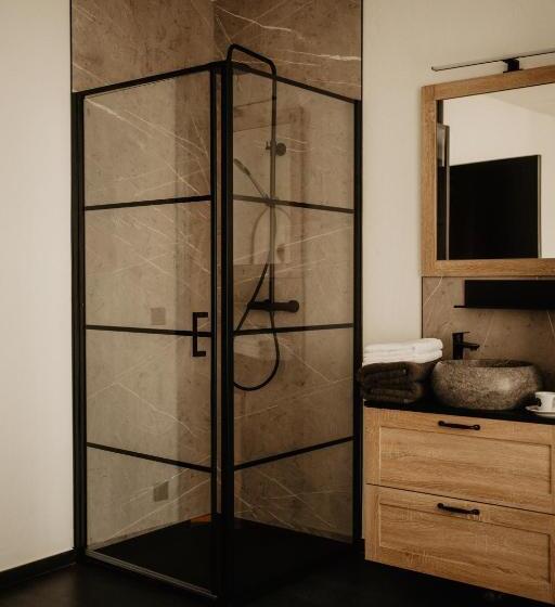 标准三人间, Huize Schaberg