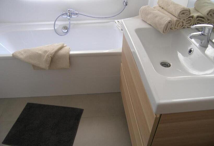 بنجلو عائلى, ô Lit De L Ourthe