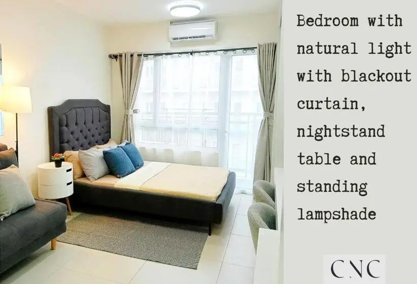 Standard-studio Parveke, Cnc Tagaytay Staycation With Netflix