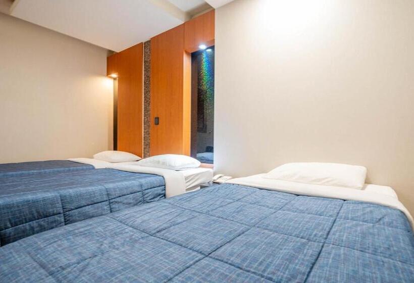 Habitació Triple Deluxe, Airport June