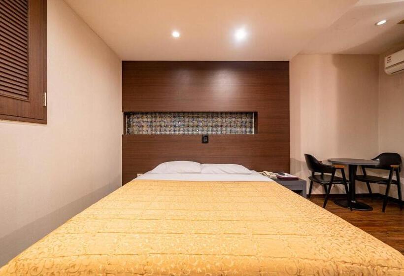 Habitació Deluxe, Airport June