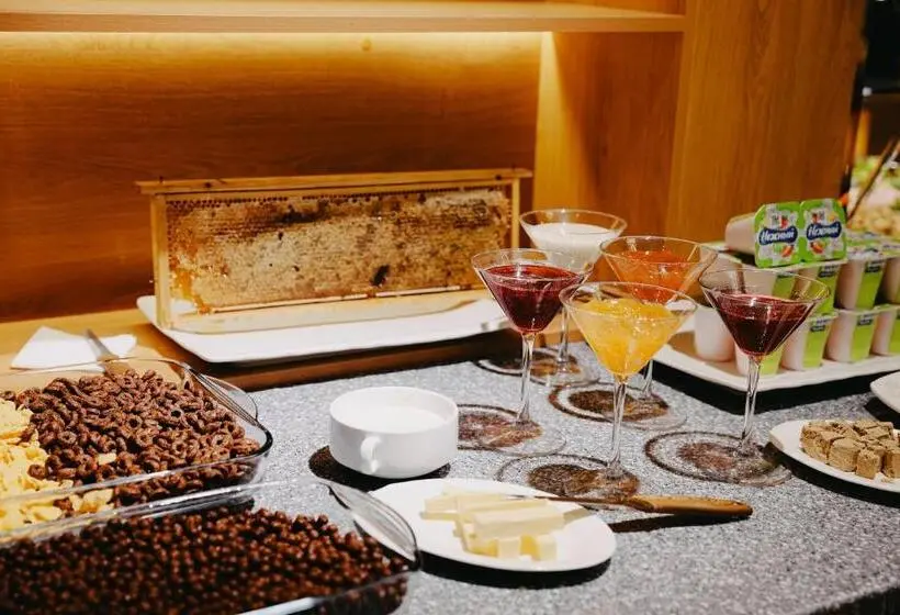 スタンダードルーム, Damir