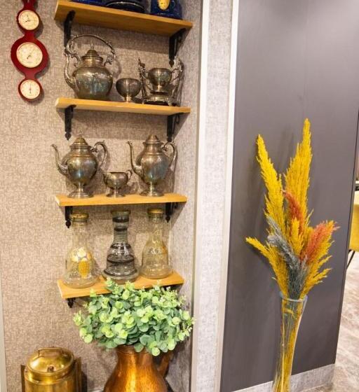 家庭间, Deluxe Rooms & Suites By Wisteria