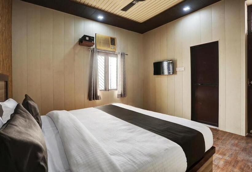 トリプルクラシックルーム, Flagship Saarth Inn