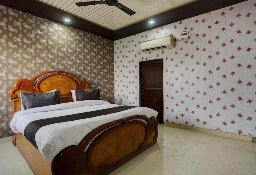 トリプルクラシックルーム, Flagship Saarth Inn