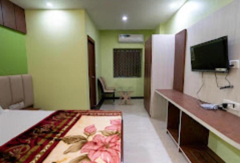 디럭스 룸, Holiday Saharsa