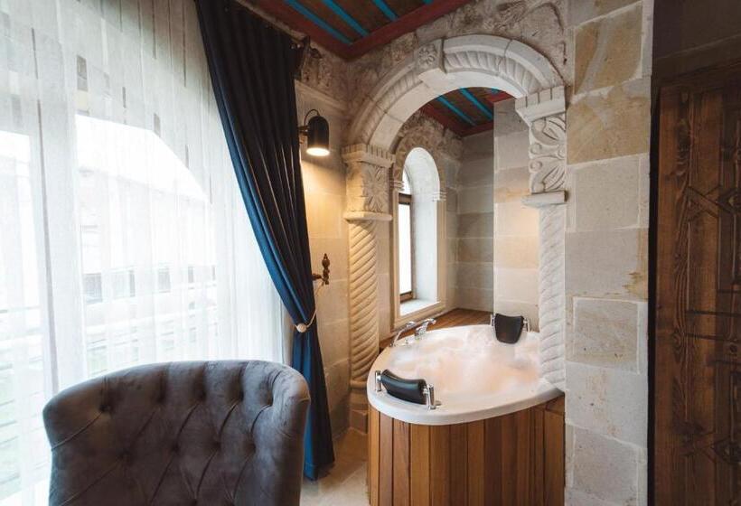 豪华套房, Leda Stone House