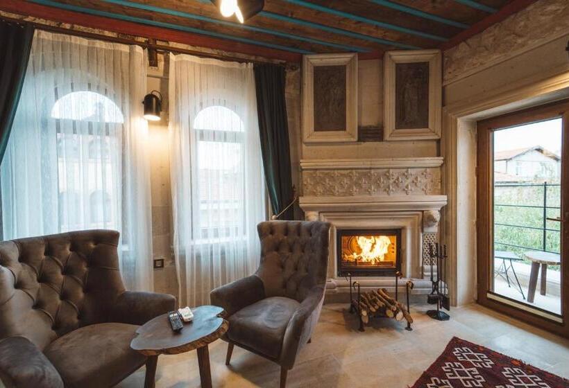 高级套房, Leda Stone House