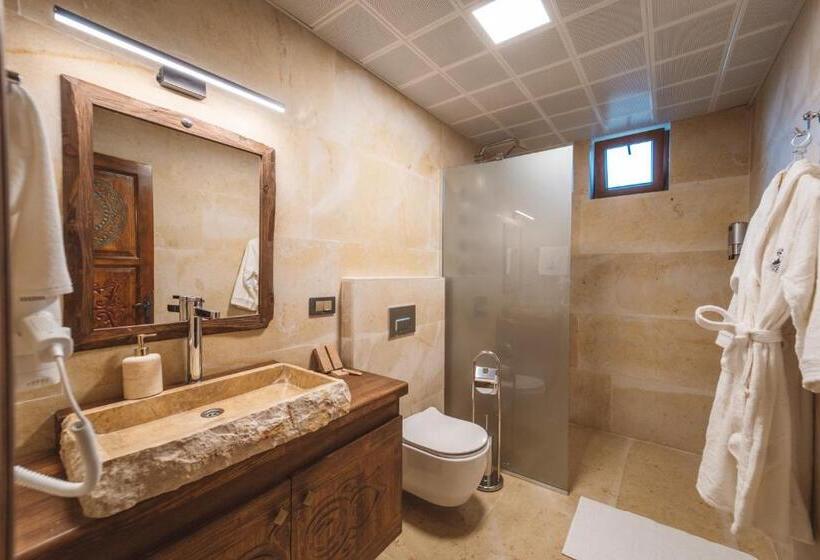 带大床的套房, Leda Stone House