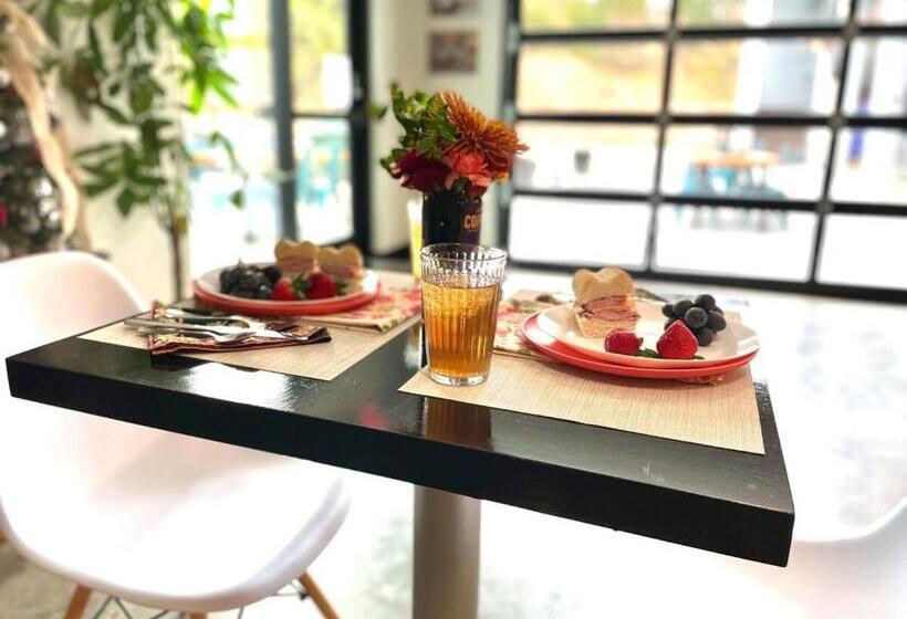 غرفة قياسية فردية, Captain One Room For Two Near Purina Farms