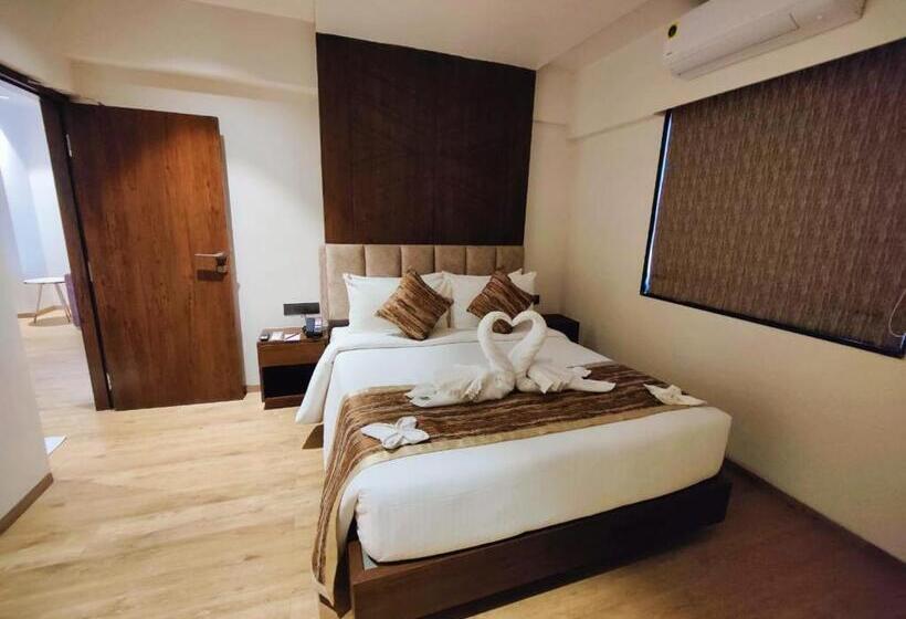 סוויטה אקזקיוטיב, Regenta Place Igatpuri