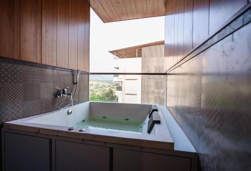 סוויטה אקזקיוטיב, Regenta Place Igatpuri