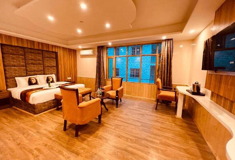 إستوديو قياسى سرير كينج, West Western