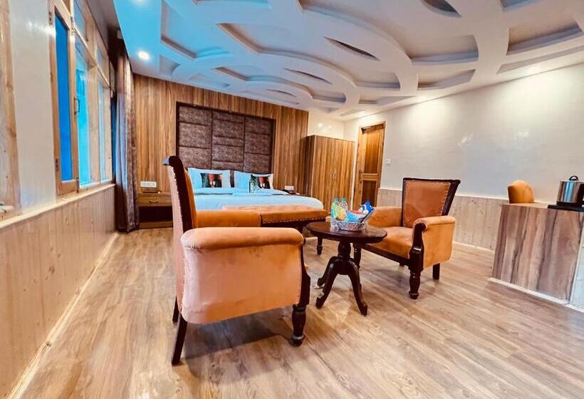 غرفة قياسية سرير كينج, West Western