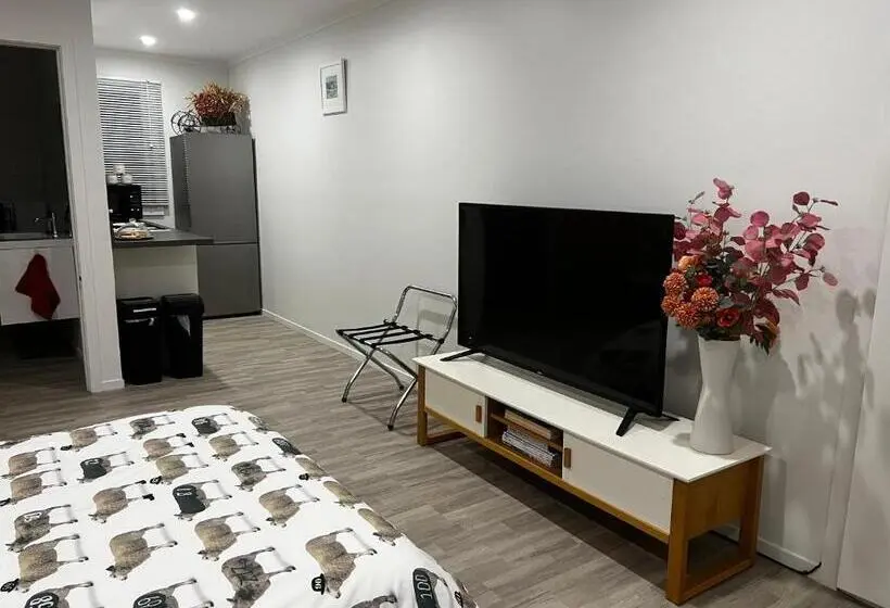 デラックスルーム, Short Stay  Entire Guesthouse!