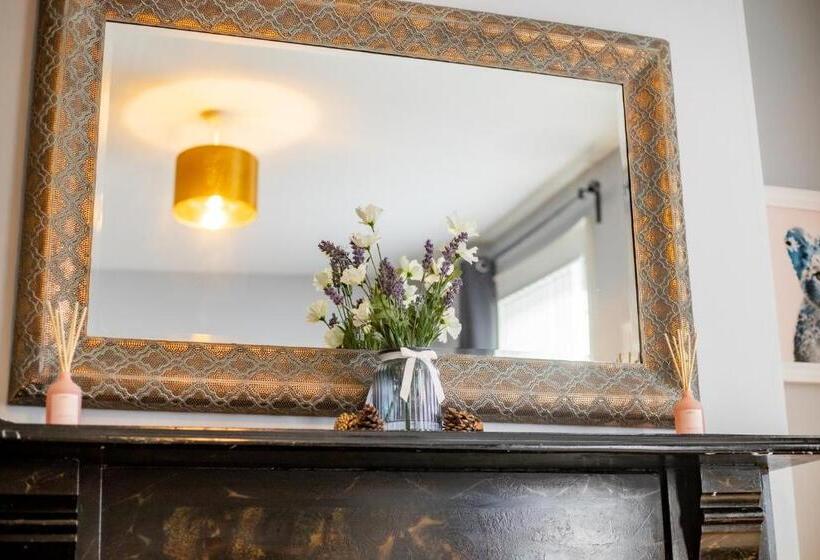 חדר סטנדרט לשלושה, So Fresh