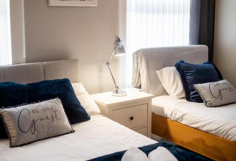 חדר סטנדרט לשלושה, So Fresh