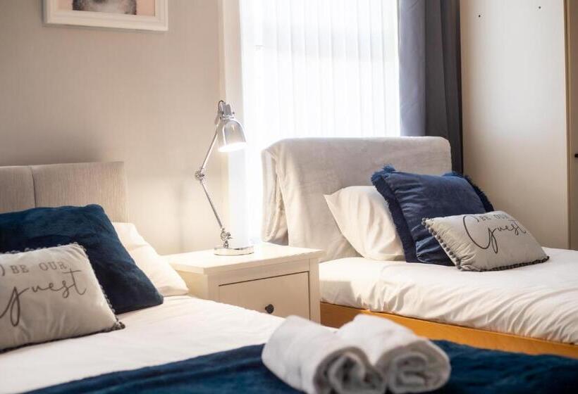 חדר סטנדרט לשלושה, So Fresh