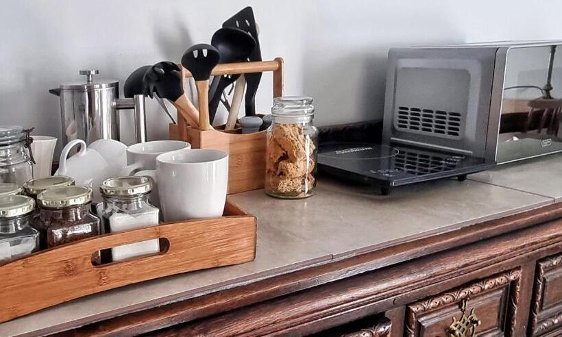 جناح كومفورت, The Dragon Tree Guesthouse