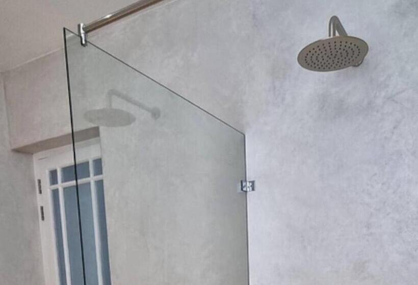 جناح ديلوكس, The Dragon Tree Guesthouse