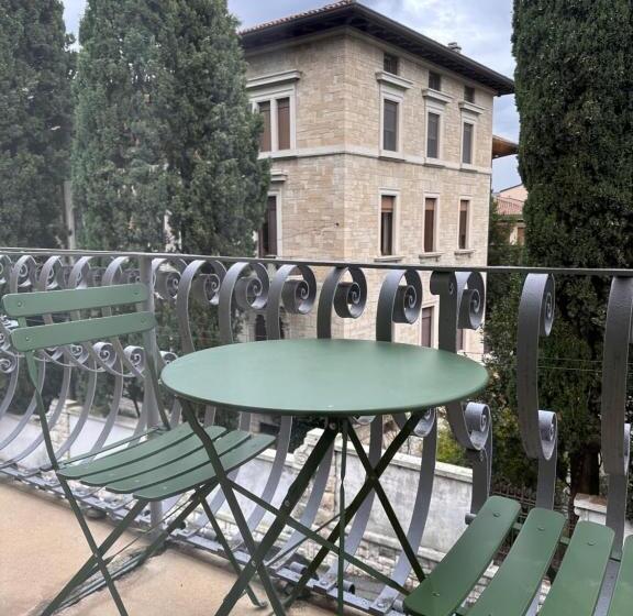 Suite amb Balconada, Botta 9