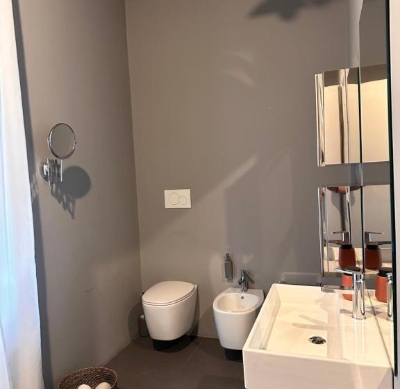 Suite amb Balconada, Botta 9