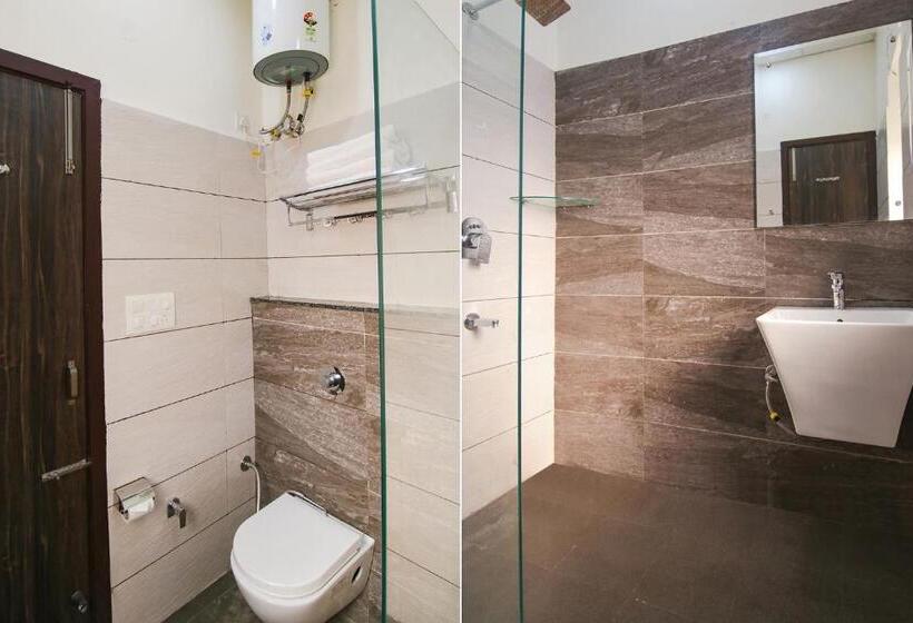 Camera Deluxe, Fabhotel Spring