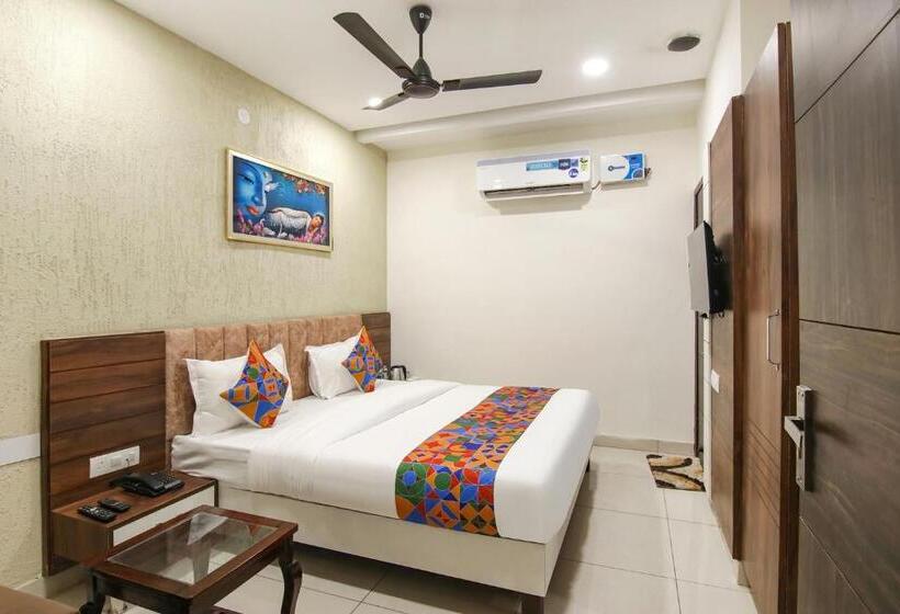 Camera Deluxe, Fabhotel Spring