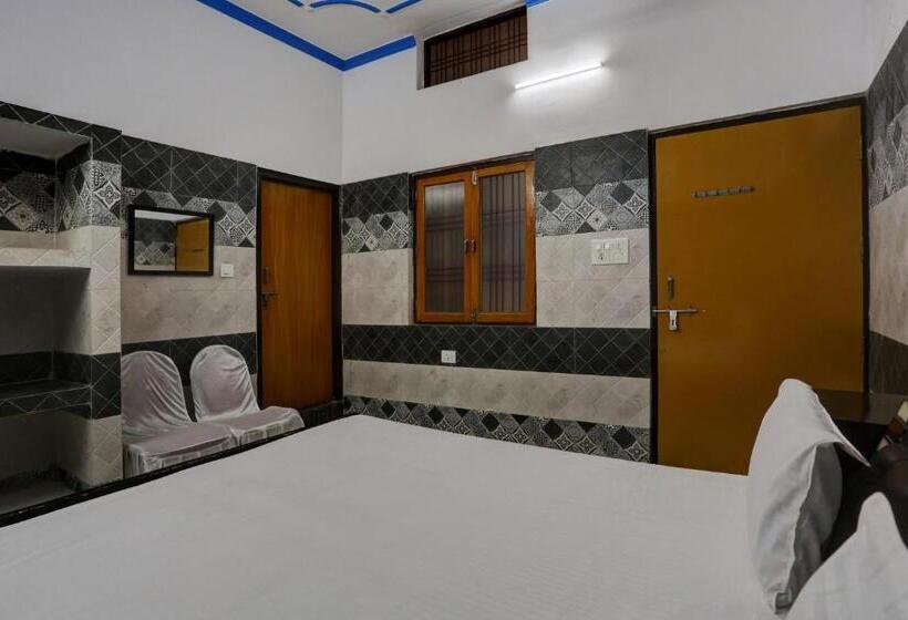 חדר קלאסי לשלושה, Oyo Blue Stone Inn