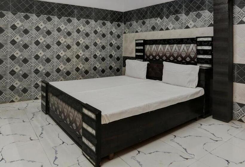 חדר קלאסי לשלושה, Oyo Blue Stone Inn