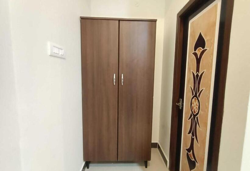 Трехместный Номер Классика, Oyo Flagship Safa Residency