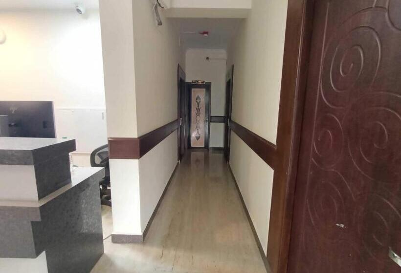 Трехместный Номер Классика, Oyo Flagship Safa Residency