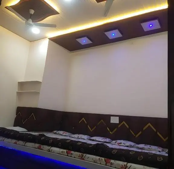 デラックスファミリールーム, Prabhu Palace