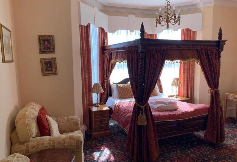 标准间, The Redcliffe