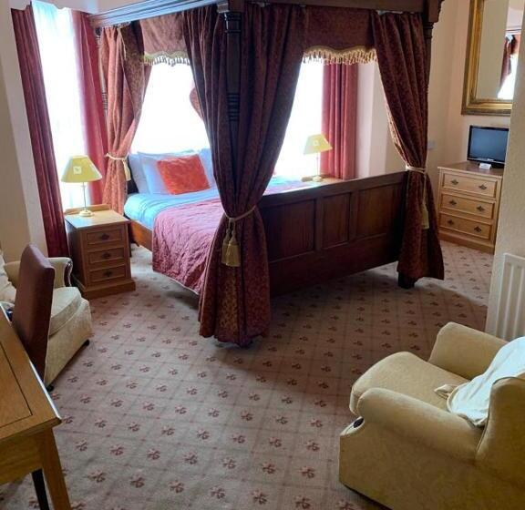 标准间, The Redcliffe