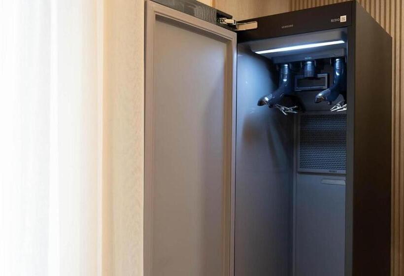 디럭스 룸, Two H