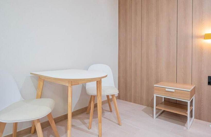 스탠다드 룸, Two H