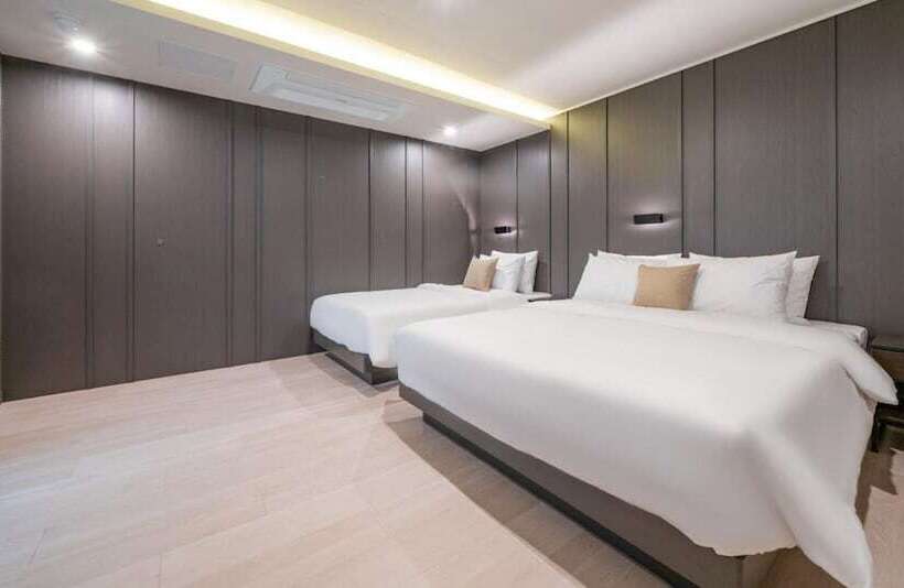 디럭스 룸, Two H